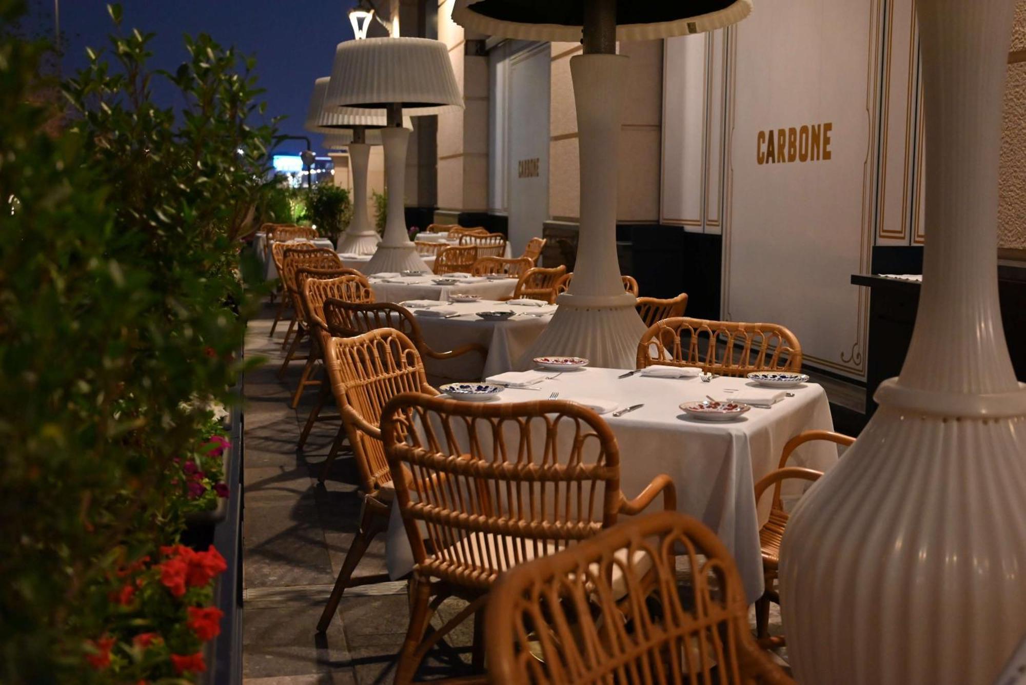Mansard Riyadh, A Radisson Collection Hotel Eksteriør billede The restaurant's terrace