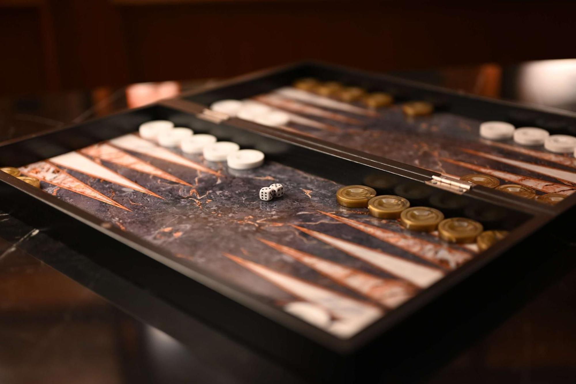 Mansard Riyadh, A Radisson Collection Hotel Eksteriør billede A backgammon board