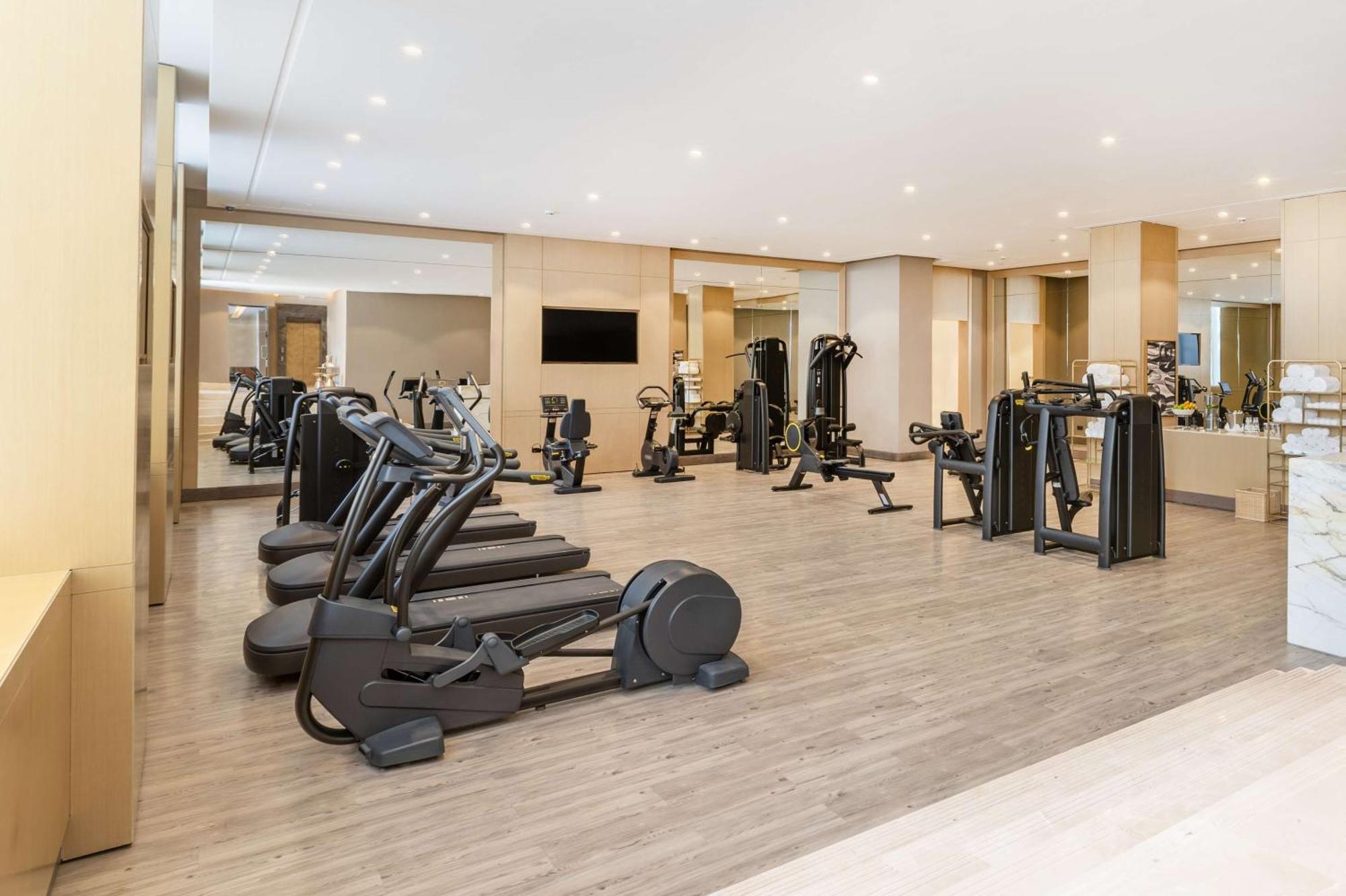 Mansard Riyadh, A Radisson Collection Hotel Eksteriør billede The gym at the hotel
