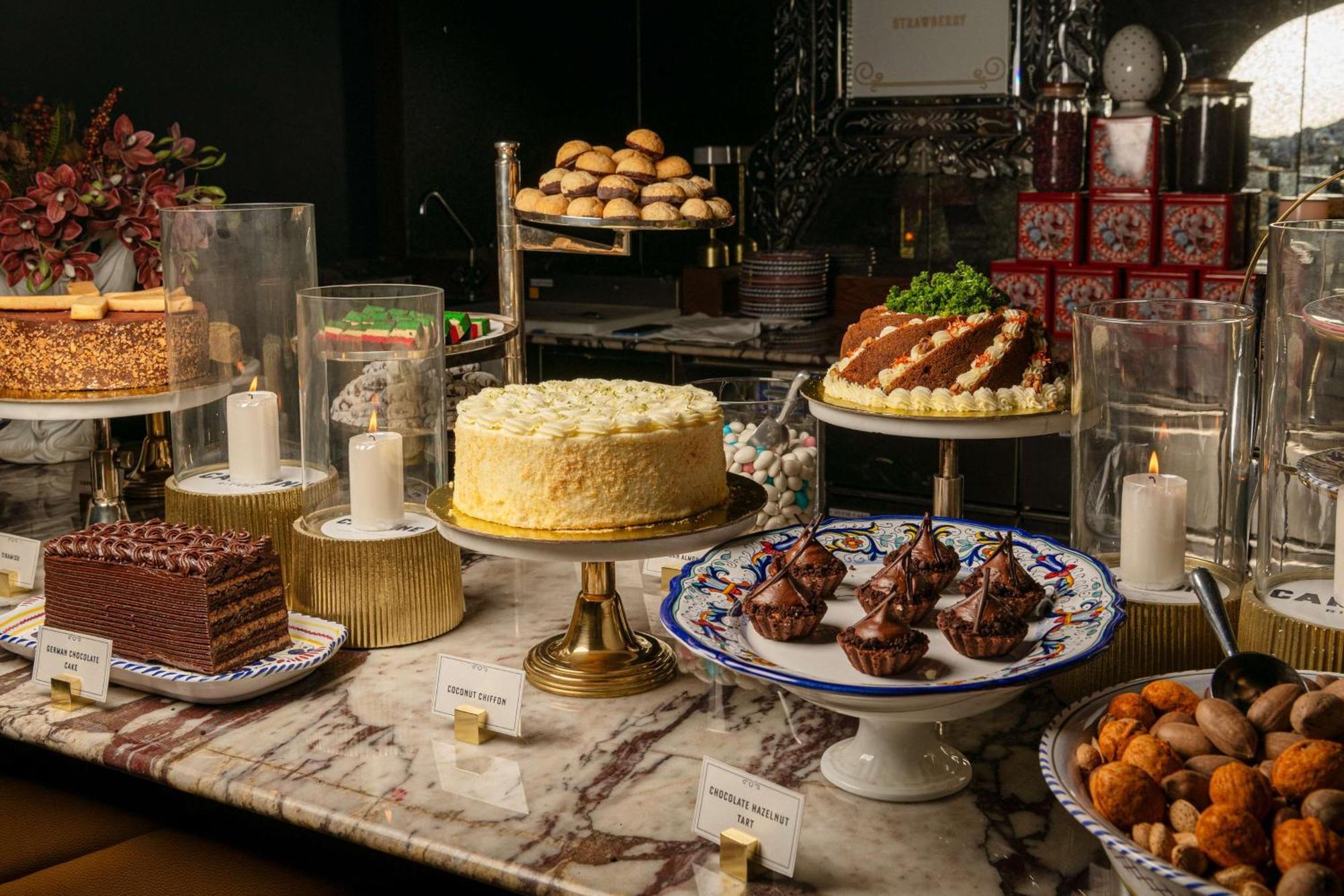 Mansard Riyadh, A Radisson Collection Hotel Eksteriør billede A dessert buffet